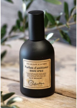 Room spray black