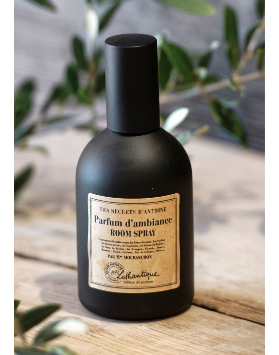 Room spray black