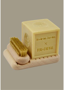 Gift box soap tradition